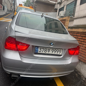BMW320i