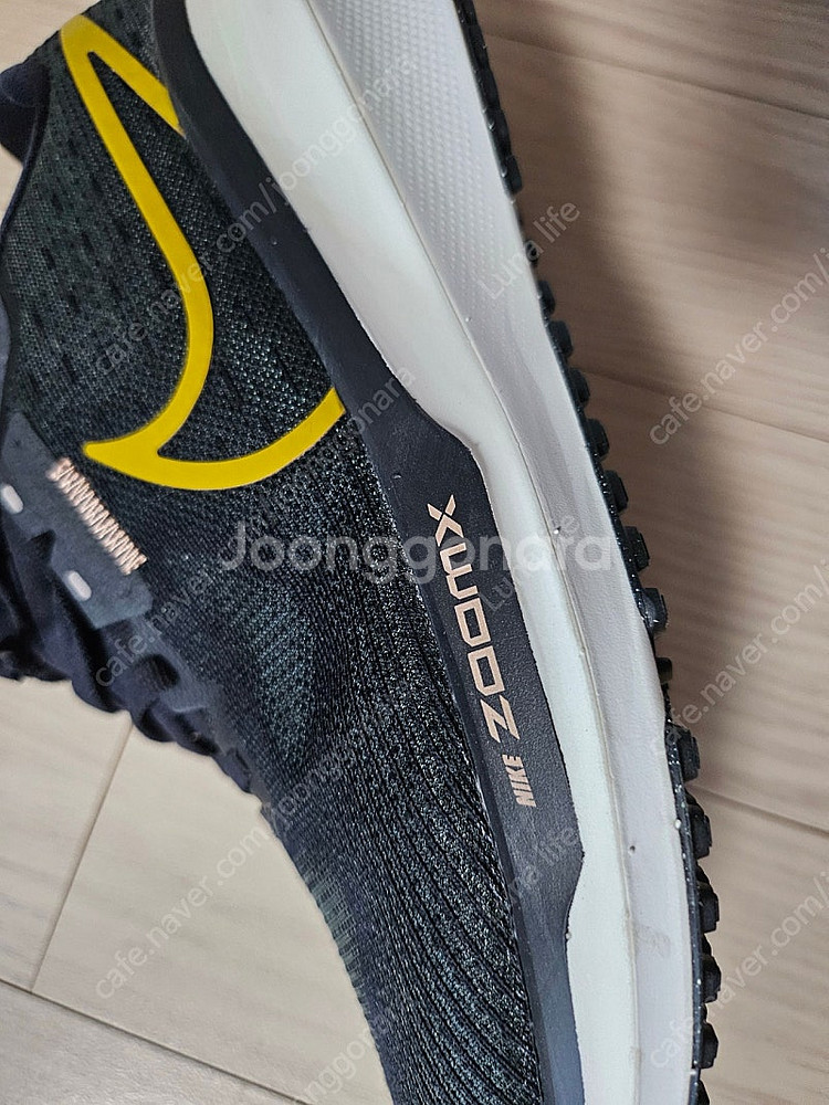 나이키 줌 보메로 17 블랙 브론진 (255mm) 새제...--3