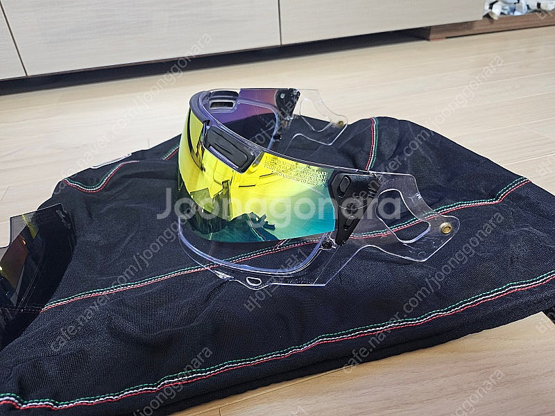 아라이 RX-7X 프로쉘드 팝니다.--2