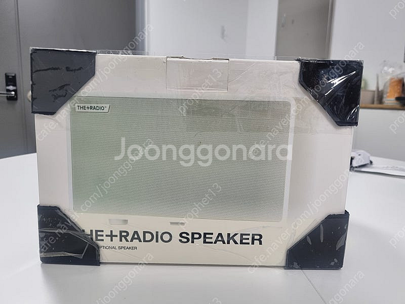 THE+RADIO 화이트 스피커 새 거 판매합니다. 더...--2