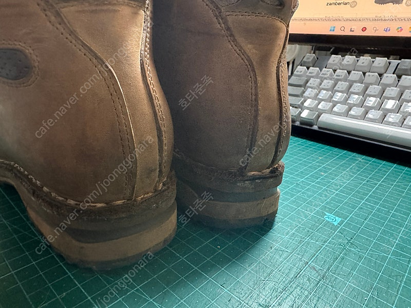 등산화 잠발란 토페인 카모플라즈 유로38 245미리 팝니다. 이미지