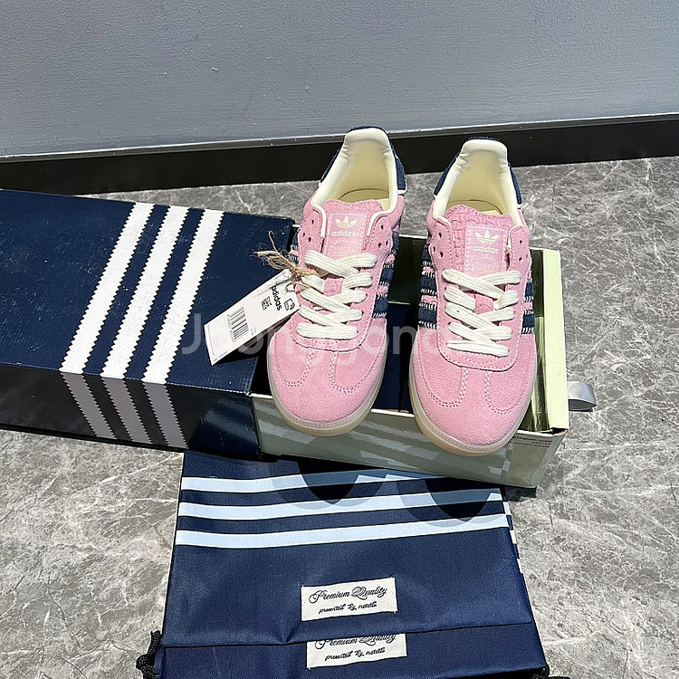 하이포인트 [Adidas] 아디다스 x 노타이틀 삼바 ...--7