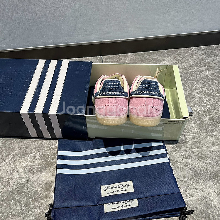 하이포인트 [Adidas] 아디다스 x 노타이틀 삼바 ...--8