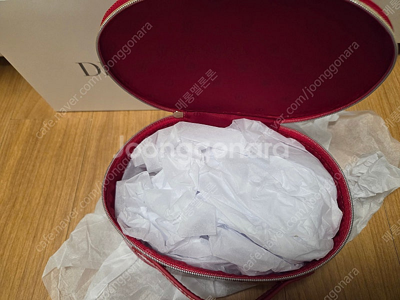 [미사용 새제품 무료배송] 디올 레드 에나멜 파우치--1