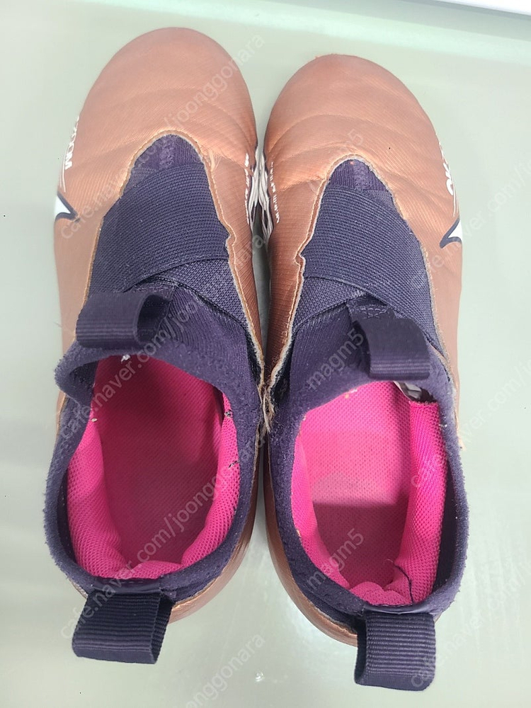 나이키 주니어 줌머큐리얼 아카데미 베이퍼15 235MM팝니다.--3