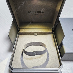 정품 ] Messika 메시카 목걸이 박스 / 메시카 팔찌 케이스 / 메시카 반지 박스 판매합니다 :)