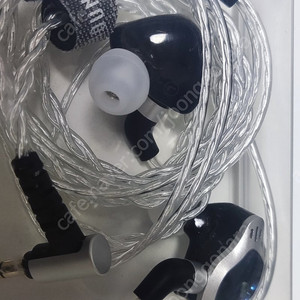 Hzsound Ginkgo 이어폰 판매합니다. 반값택배비 포함
