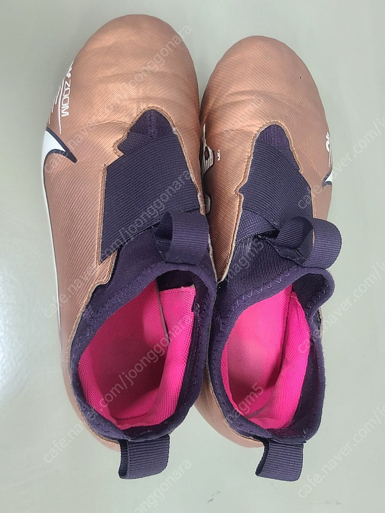 나이키 주니어 줌머큐리얼 아카데미 베이퍼15 240MM팝니다.--2