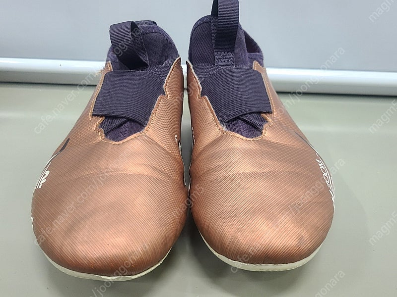 나이키 주니어 줌머큐리얼 아카데미 베이퍼15 240MM팝니다.--4