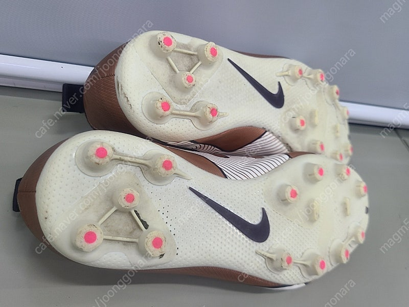 나이키 주니어 줌머큐리얼 아카데미 베이퍼15 240MM팝니다.--5