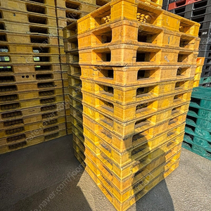 중고 플라스틱 파렛트 1100X1100 양면형 26kg 팝니다.