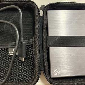 씨게이트 외장하드 HDD 2TB 케이스 포함