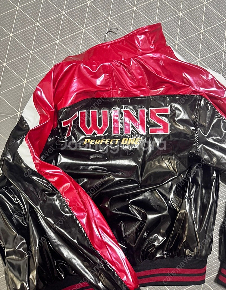 LG트윈스 선수용 (어센틱)박용택 유니폼,모자,유광점퍼--3