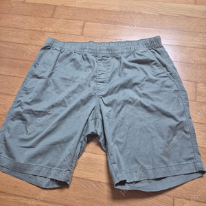 유니클로 치노 쇼츠 카키 XL