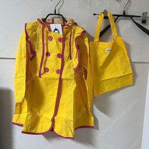 새상품] 110 라지 사이즈 노랑병아리 우비 가방세트!! 5000원!!!