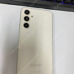 205729 SK 갤럭시퀀텀4 화이트 AA급 128GB 무잔상 개통일 2023년7월5일 자녀폰 메인폰추천 20만 부천