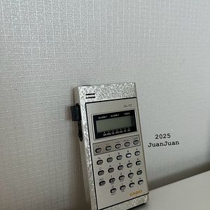 (박스채 그대로 미사용) 미드센츄리 카페 의자, 공병, 카시오 계산기, 대만 장식용 미니검, 그외 소품
