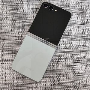 (특SSS급) 갤럭시 플립5 256G 민트 23년 12월개통 검수완료 공기계 33만팝니다@@