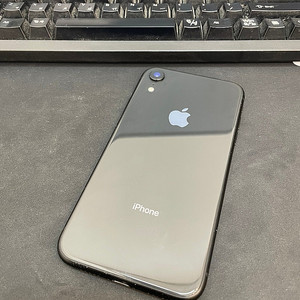아이폰XR 블랙 64GB 상태좋은 중고16만 팝니다.