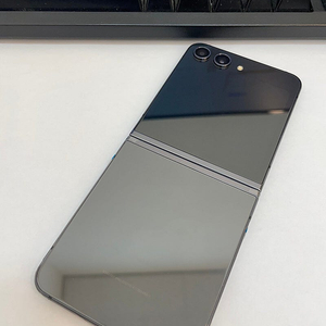 갤럭시Z플립5 블랙 512GB 무잔상 상태좋은 중고34만팝니다.