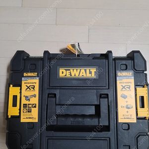 디월트 20V 충전그라인더세트 (DCG405P2) 미개봉