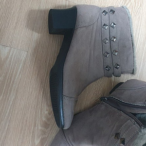 앵클부츠 / 앵글부츠/ 징 부츠/ 세무 앵클부츠/ 스웨이드 부츠 240 => 5,900원