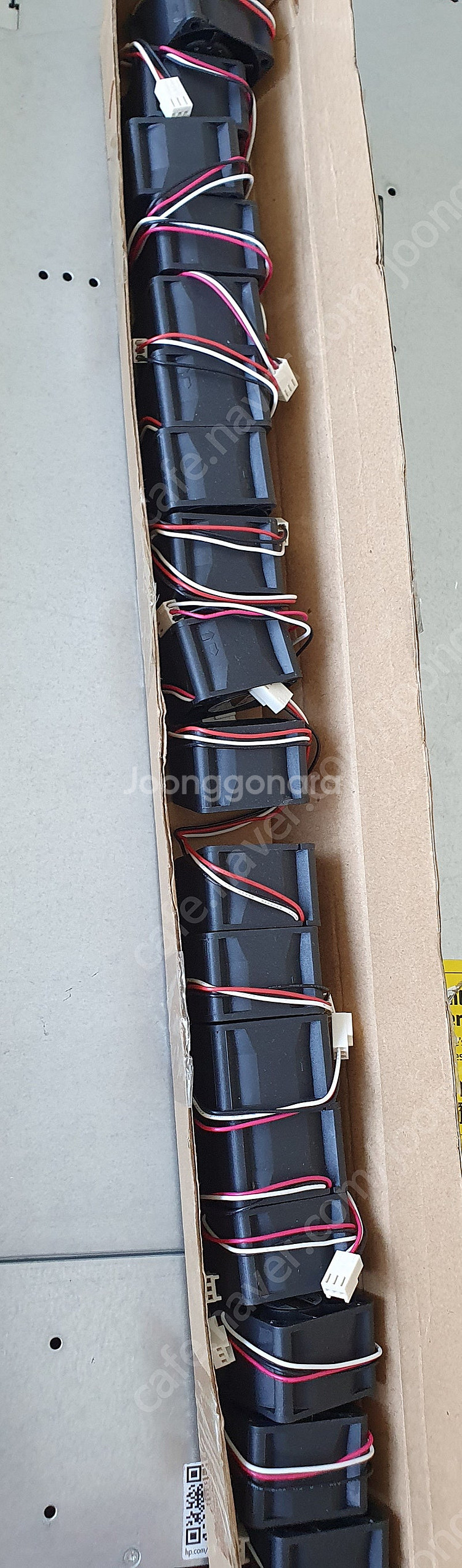 AVC DB04028B12M DC12V 0.45A FA...--1