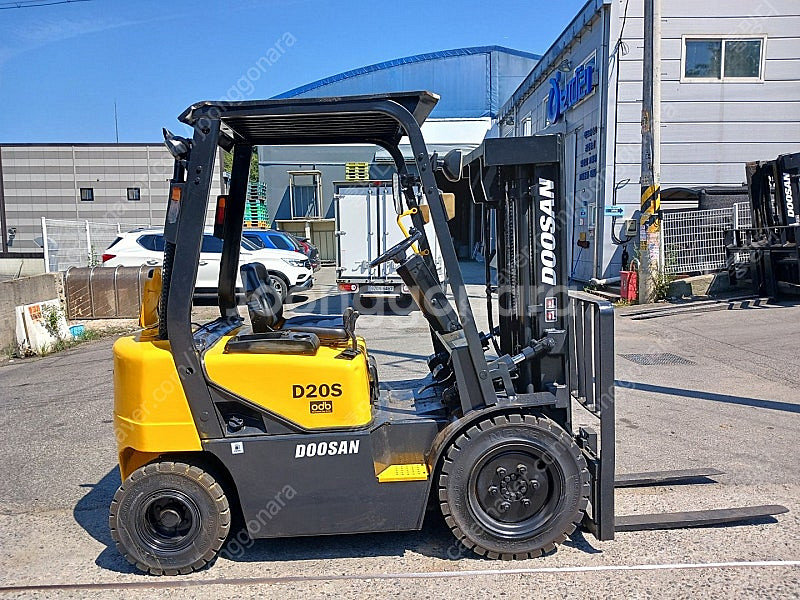 중고지게차 두산 2톤 3단마스트 디젤지게차 980만원--0