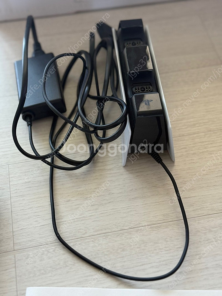 Ps5 + 2테라 추가 SSD + 듀엘센스 2개 + 가...--4