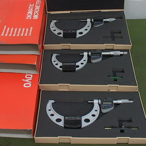 ,Mitutoyo MDC5MX Micrometer 293-350 422-332 293-350