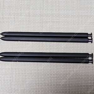삼성전자 정품 S22U S펜 블랙, 버건디 2종중 택1개 중고품 판매합니다. 내용글 보시고 상태확인후 연락주세요.