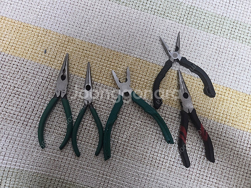 각종수공구 펜치 니퍼 롱노우즈 스트리퍼 팝니다.--0