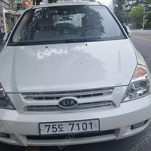 그랜드카니발 LPG 오토 11인승 270에 팝니다 2010년식. 152,723km 절충사절