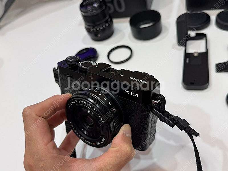 후지필름 X-E4 카메라와 렌즈 두 개 판매 (xf27...--3