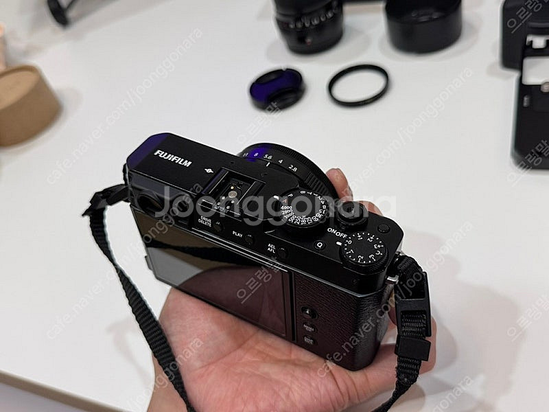 후지필름 X-E4 카메라와 렌즈 두 개 판매 (xf27...--4