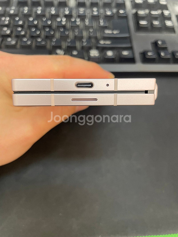 갤럭시Z폴드6 핑크 256GB 보험처리 미사용 새것같은...--5
