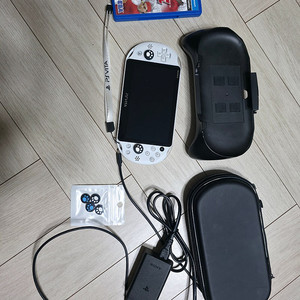 PS VITA 2세대 512기가 호리그립 팝니다.