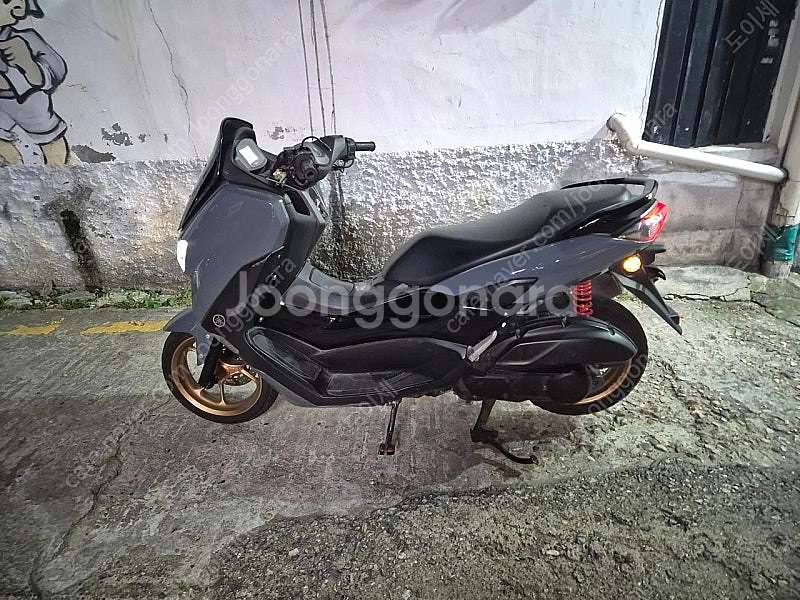 21년식 nmax125 오늘만 이가격에 날려요--1