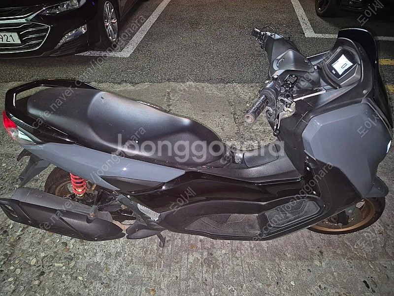 21년식 nmax125 오늘만 이가격에 날려요--2