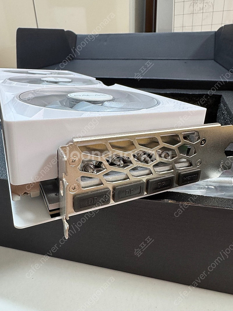 6월구매품) 갤럭시 RTX 5080 OC 화이트 Whi...--4
