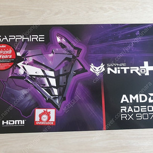 사파이어 라데온 RX 9070 RX9070 9070 니트로 16GB 팝니다.