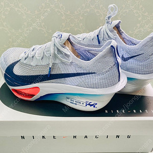 [새상품] NIKE 나이키 에어 줌 알파플라이 넥스트% 3 풋볼 그레이 고스트 FD8311-001