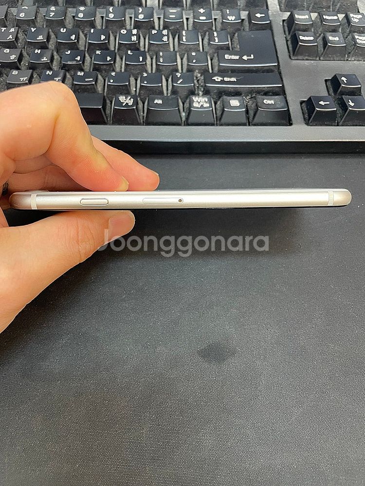 아이폰SE3 화이트 64GB 배터리94% 상태좋은 중고...--4