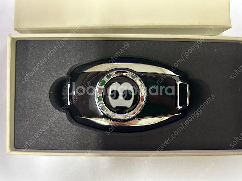 벤틀리 USB 32G 팝니다.--1