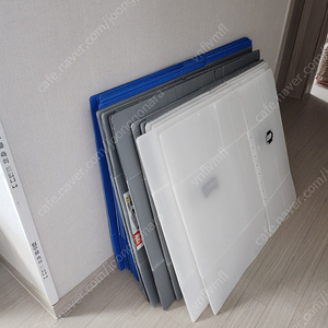 벤츠 e클래스 5세대 w213(16년~23년), cls 3세대 c257(18년~) 순정 정품 발매트 발판 차매트 카매트 매트 팝니다.