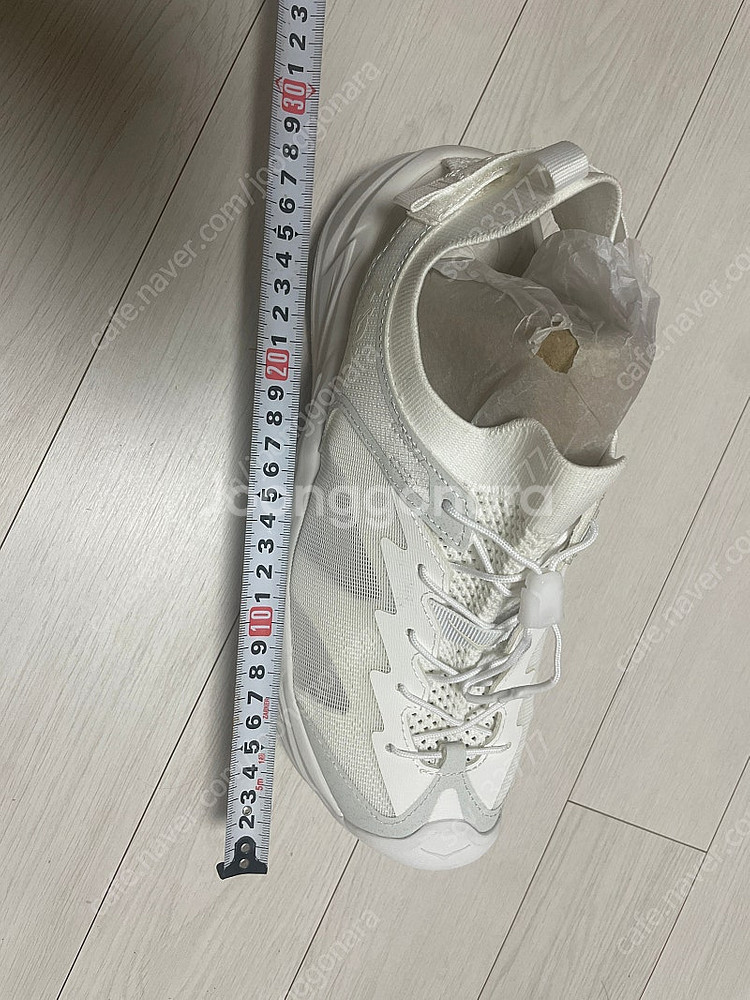 신품 호파라2 크림 팝니다. 샌들--9