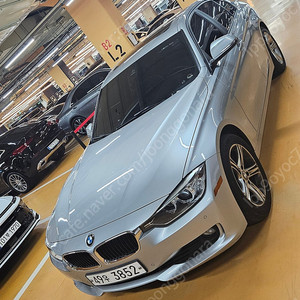 BMW320 i
