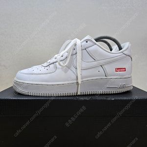 250 나이키 x 슈프림 에어포스1 화이트
