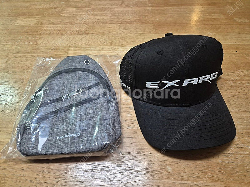 팬 낚시7000 red 릴 유정비어모자 슬링백 팝니다--0