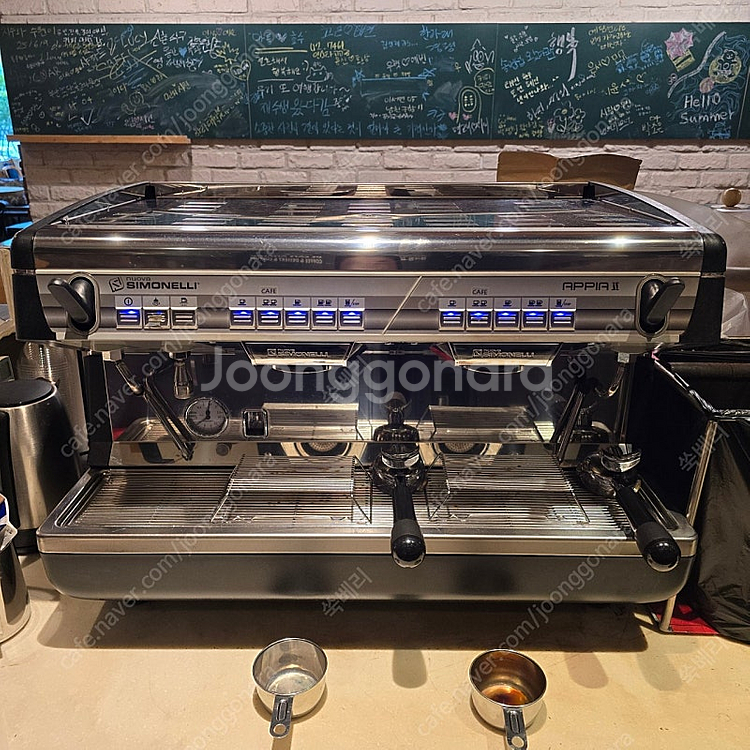 20년도에 새상품 구입해서 사용한 시모넬리 아피아 II 커피머신 팝니다.--0